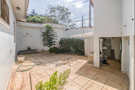 Casa à venda com 330m², 4 quartos e 4 vagasquintal_1