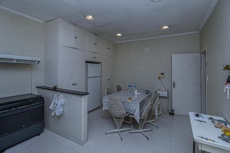 Casa à venda com 330m², 4 quartos e 4 vagascozinha_3