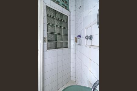 Casa à venda com 330m², 4 quartos e 4 vagasbanheiro no salão de festas_4
