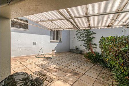 Casa à venda com 330m², 4 quartos e 4 vagasquintal_2