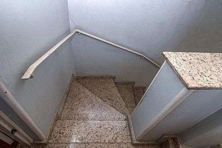 Casa à venda com 330m², 4 quartos e 4 vagasacesso para os pisos_2