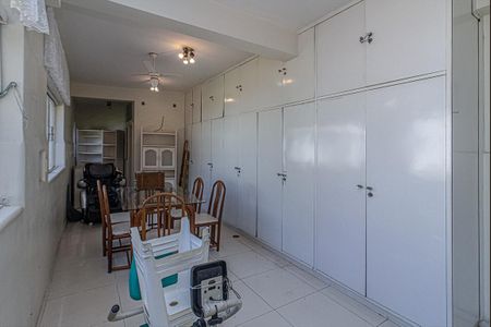 Casa à venda com 330m², 4 quartos e 4 vagassalão de festas_2
