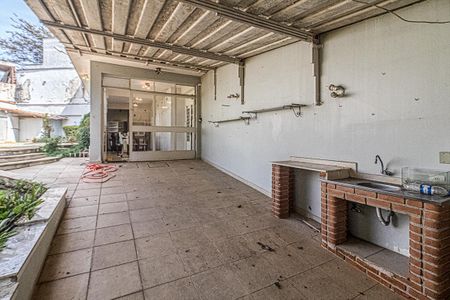 Casa à venda com 330m², 4 quartos e 4 vagasgaragem no salão de festas_4