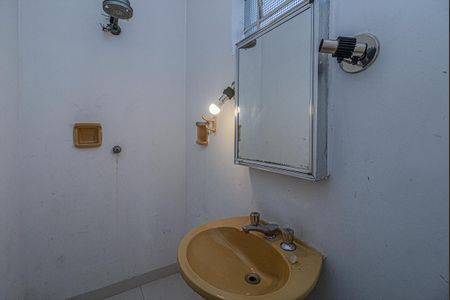 Casa à venda com 330m², 4 quartos e 4 vagasbanheiro na suíte 1_3