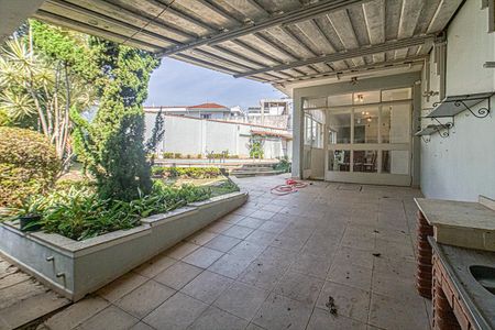 Casa à venda com 330m², 4 quartos e 4 vagasgaragem no salão de festas_3