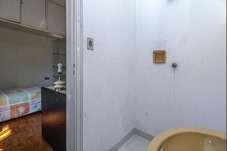 Casa à venda com 330m², 4 quartos e 4 vagasbanheiro na suíte 1_4