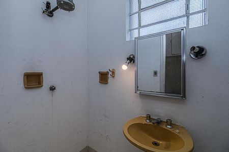 Casa à venda com 330m², 4 quartos e 4 vagasbanheiro na suíte 1_1