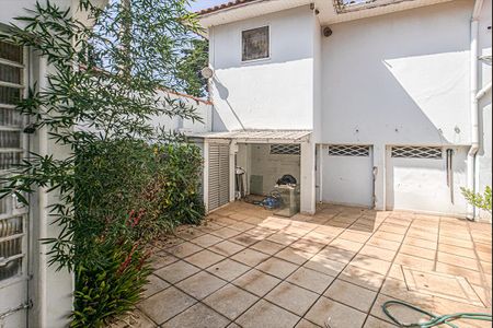 Casa à venda com 330m², 4 quartos e 4 vagasquintal_3