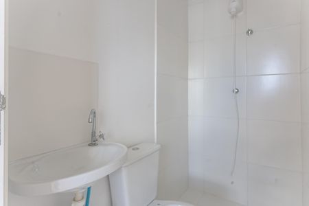 Banheiro de kitnet/studio para alugar com 1 quarto, 20m² em Vila Dom Pedro I, São Paulo