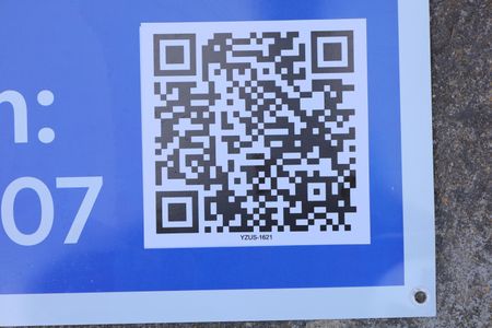 Casa para alugar com 175m², 2 quartos e 2 vagasPlaca instalada no portão do imóvel - Código da placa: YZUS-1621