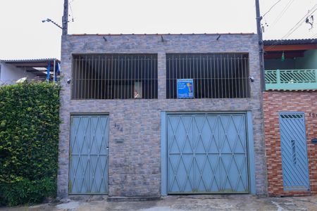 Casa para alugar com 175m², 2 quartos e 2 vagas Casa para alugar com 175m², 2 quartos e 2 vagasPlaca instalada no portão do imóvel - Código da placa: YZUS-1621