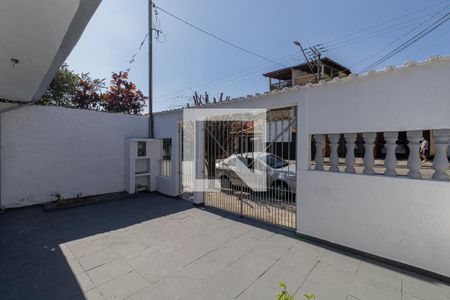 Casa à venda com 200m², 4 quartos e 2 vagasCasa 1