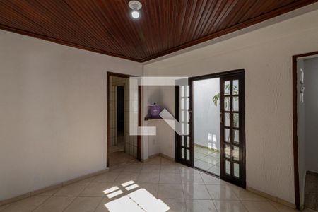 Casa à venda com 200m², 4 quartos e 2 vagasCasa 1