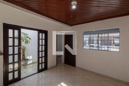 Casa à venda com 200m², 4 quartos e 2 vagasCasa 1