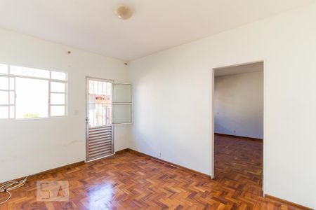 Casa à venda com 200m², 4 quartos e 2 vagasCasa 2