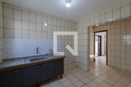 Casa à venda com 200m², 4 quartos e 2 vagasCasa 1
