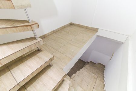 Casa para alugar com 700m², 7 quartos e 2 vagasEscada