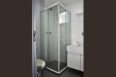 Apartamento para alugar com 69m², 2 quartos e 1 vagaDetalhe - Banheiro Social