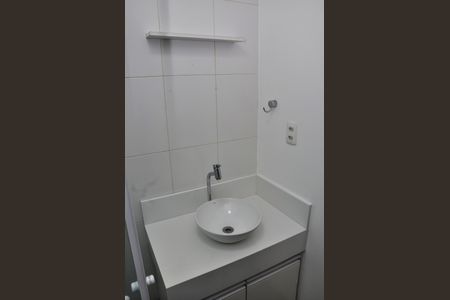 Apartamento para alugar com 69m², 2 quartos e 1 vagaDetalhe - Banheiro Social