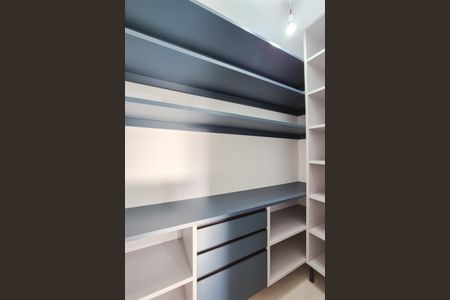 Apartamento para alugar com 117m², 3 quartos e 2 vagas Apartamento para alugar com 117m², 3 quartos e 2 vagasCozinha - dispensa