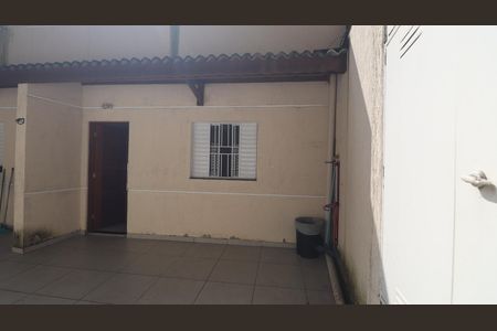 Casa de condomínio para alugar com 51m², 2 quartos e 1 vaga Casa de condomínio para alugar com 51m², 2 quartos e 1 vagaQuintal / Garagem