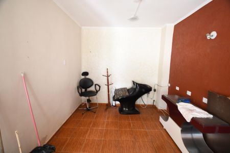 Casa para alugar com 280m², 4 quartos e 3 vagasEscritório 1