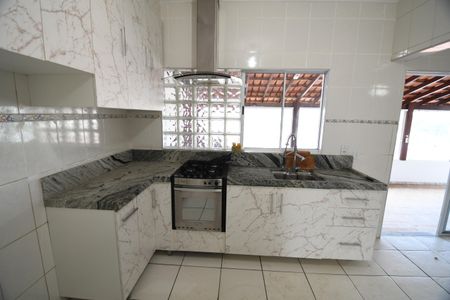 Casa para alugar com 280m², 4 quartos e 3 vagasCozinha