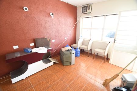 Casa para alugar com 280m², 4 quartos e 3 vagasEscritório 1