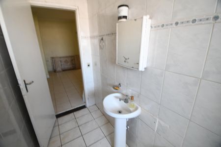 Casa para alugar com 280m², 4 quartos e 3 vagasBanheiro Escritório 