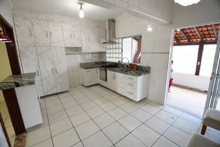Casa para alugar com 280m², 4 quartos e 3 vagasCozinha