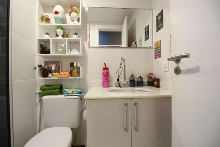 Apartamento à venda com 55m², 2 quartos e 1 vagaBanheiro Social