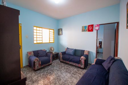 Casa para alugar com 298m², 4 quartos e 4 vagasSala