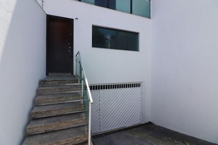 Casa à venda com 247m², 4 quartos e 4 vagasGaragem