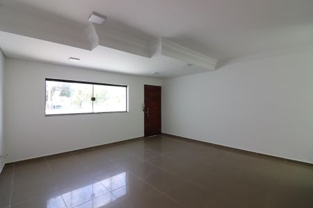 Casa à venda com 247m², 4 quartos e 4 vagasSala 