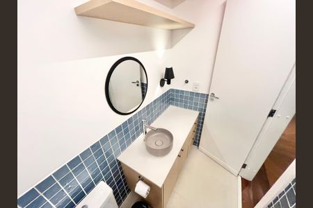 Apartamento à venda com 213m², 4 quartos e 3 vagas Apartamento à venda com 213m², 4 quartos e 3 vagasBanheiro da Suíte 3