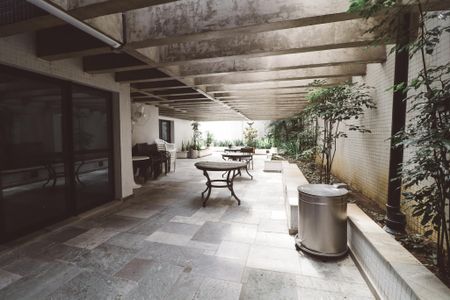 Apartamento à venda com 213m², 4 quartos e 3 vagasÁrea comum - Churrasqueira 2