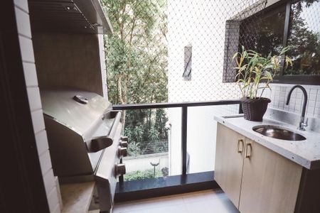 Apartamento à venda com 213m², 4 quartos e 3 vagasVaranda gourmet