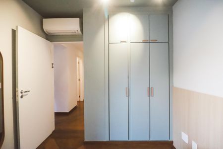Apartamento à venda com 213m², 4 quartos e 3 vagasQuarto 1