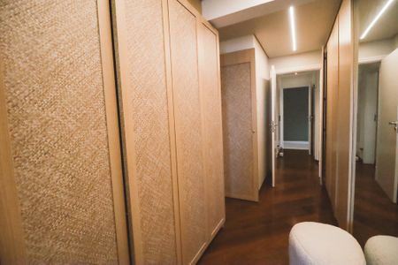 Apartamento à venda com 213m², 4 quartos e 3 vagasCloset da suíte 2