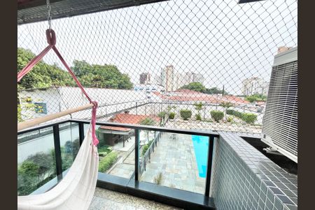 Apartamento à venda com 213m², 4 quartos e 3 vagas Apartamento à venda com 213m², 4 quartos e 3 vagasQuarto 2 Varanda