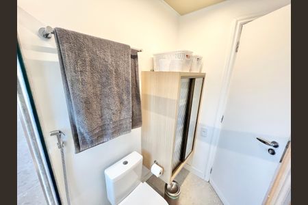 Apartamento à venda com 213m², 4 quartos e 3 vagas Apartamento à venda com 213m², 4 quartos e 3 vagasBanheiro da Suíte 2