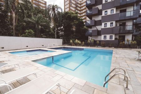 Apartamento à venda com 213m², 4 quartos e 3 vagasÁrea comum - Piscina