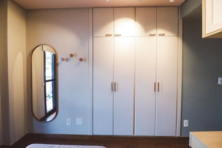 Apartamento à venda com 213m², 4 quartos e 3 vagasQuarto 2