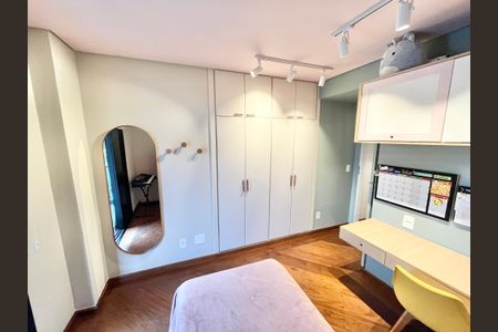 Apartamento à venda com 213m², 4 quartos e 3 vagas Apartamento à venda com 213m², 4 quartos e 3 vagasQuarto 2