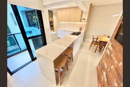 Apartamento à venda com 213m², 4 quartos e 3 vagas Apartamento à venda com 213m², 4 quartos e 3 vagasCozinha