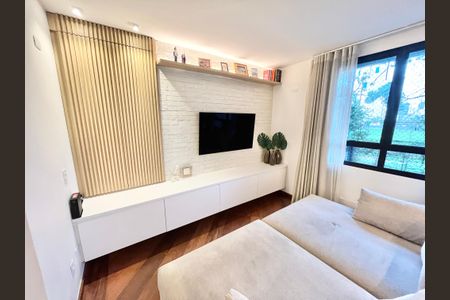 Apartamento à venda com 213m², 4 quartos e 3 vagas Apartamento à venda com 213m², 4 quartos e 3 vagasSala