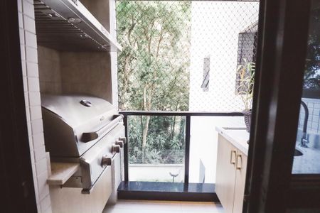 Apartamento à venda com 213m², 4 quartos e 3 vagasVaranda gourmet