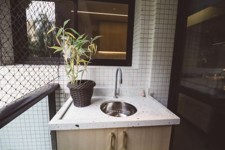 Apartamento à venda com 213m², 4 quartos e 3 vagasVaranda gourmet