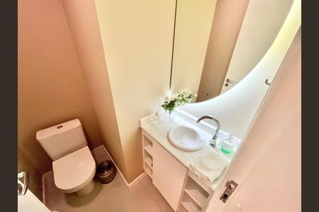 Apartamento à venda com 213m², 4 quartos e 3 vagas Apartamento à venda com 213m², 4 quartos e 3 vagasLavabo