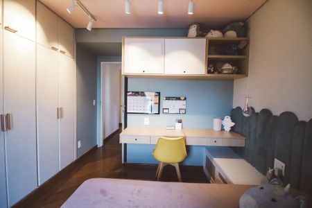 Apartamento à venda com 213m², 4 quartos e 3 vagasQuarto 2